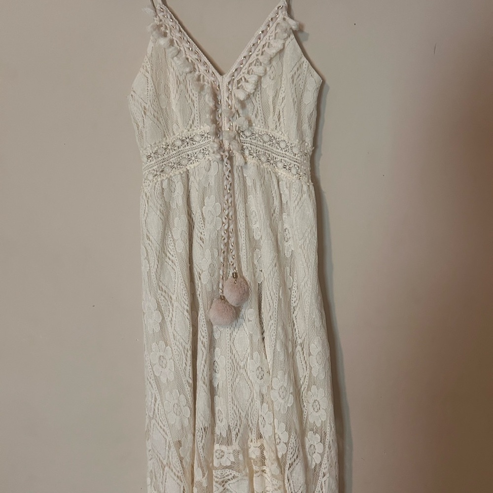 Chic Lace V-Neck Dress